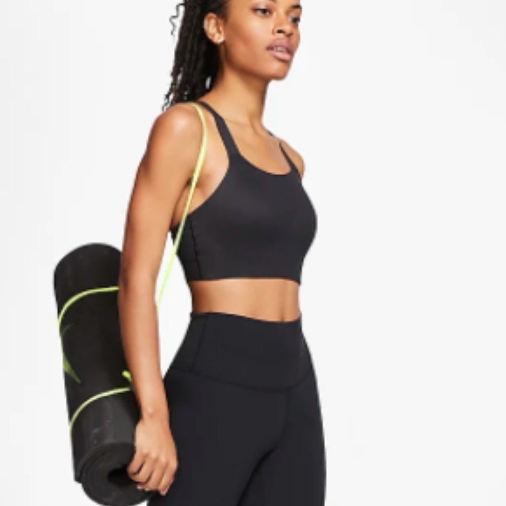 NIKE Swoosh Luxe Women's Medium-Support Padded Sports Bra